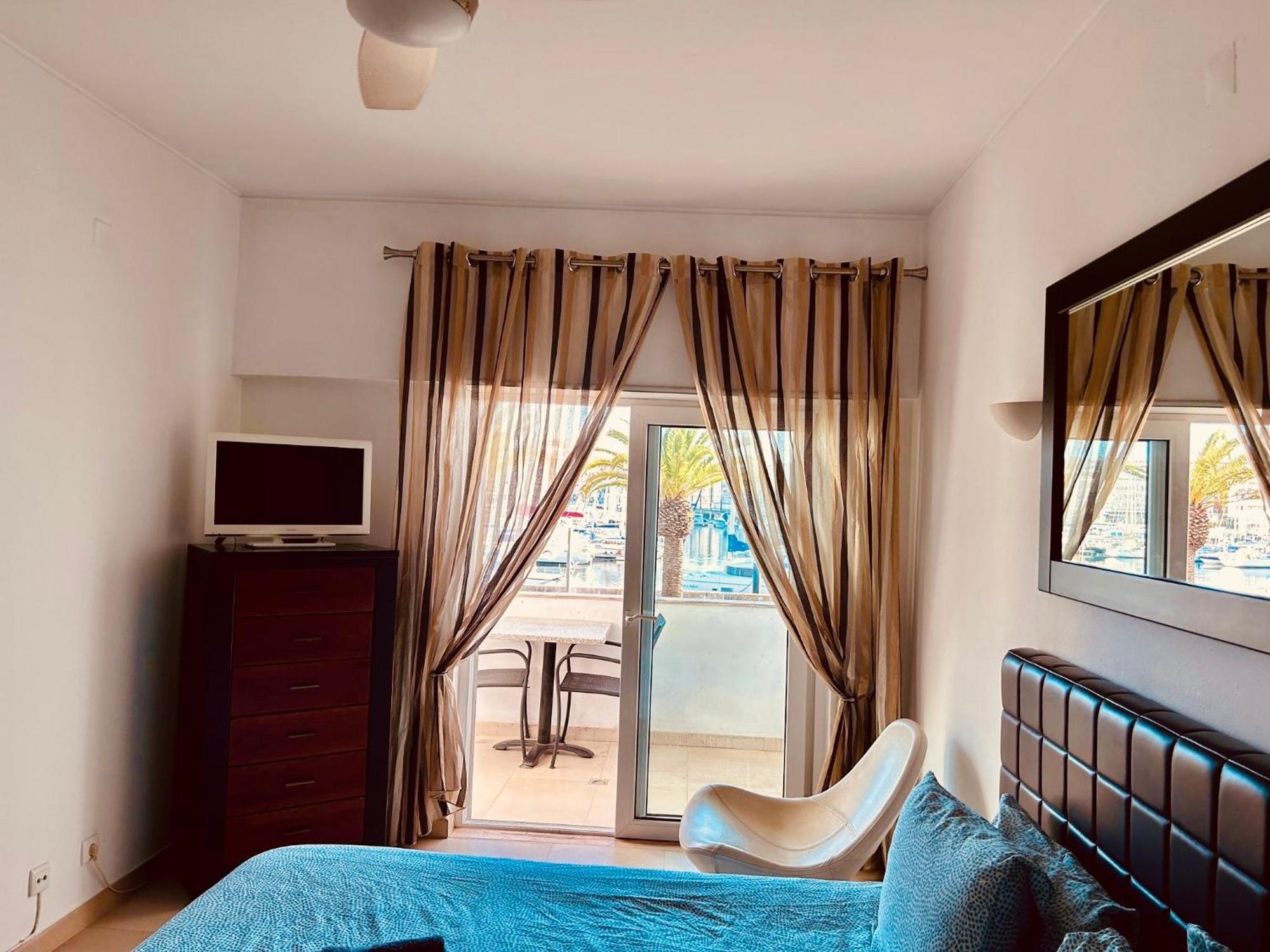 Lagos Marina View Apartment Near Beaches And Shops Exterior foto